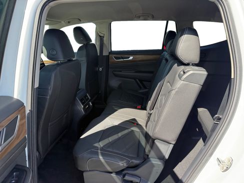 New 2026 Volkswagen Atlas SE FWD image 16