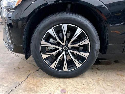 Used 2025 Volvo XC60 B5 Core w/ Protection Package Premier image 12