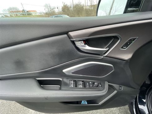 Used 2025 Acura RDX SH-AWD image 12