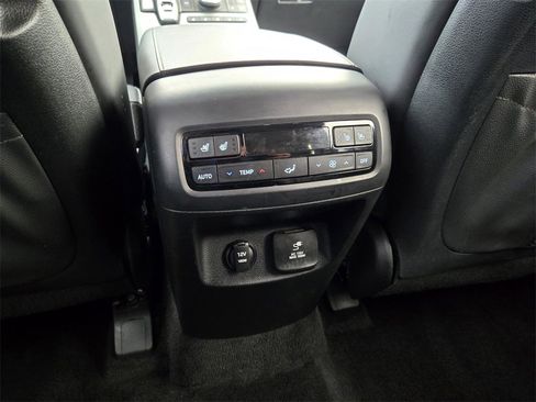 Used 2023 Hyundai Palisade SEL w/ Premium Package image 11