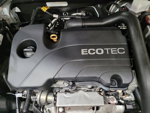 Used 2020 Chevrolet Equinox LS AWD/4WD image 30