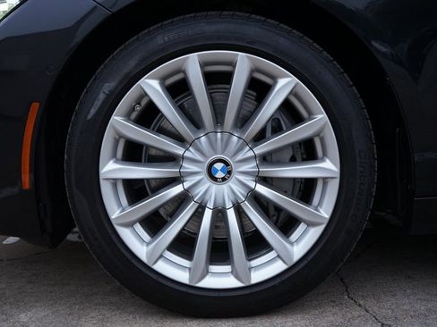 Used 2021 BMW 740i xDrive w/ Premium Package image 35