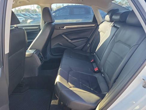 Used 2016 Volkswagen Passat 1.8T SE w/ Lighting Package image 14