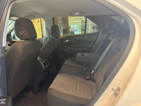 Used 2024 Chevrolet Equinox LT AWD/4WD image 11