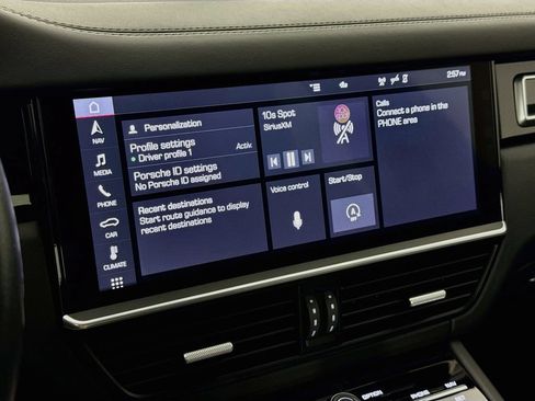 Certified 2020 Porsche Cayenne Turbo AWD/4WD image 18