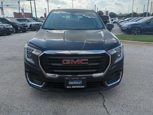 Used 2024 GMC Terrain SLE AWD/4WD image 3