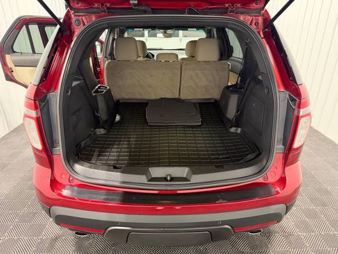 Used 2014 Ford Explorer XLT w/ Equipment Group 201A image 9