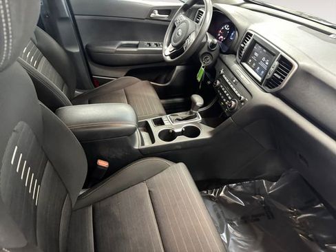 Used 2017 Kia Sportage LX w/ LX Popular Package image 4