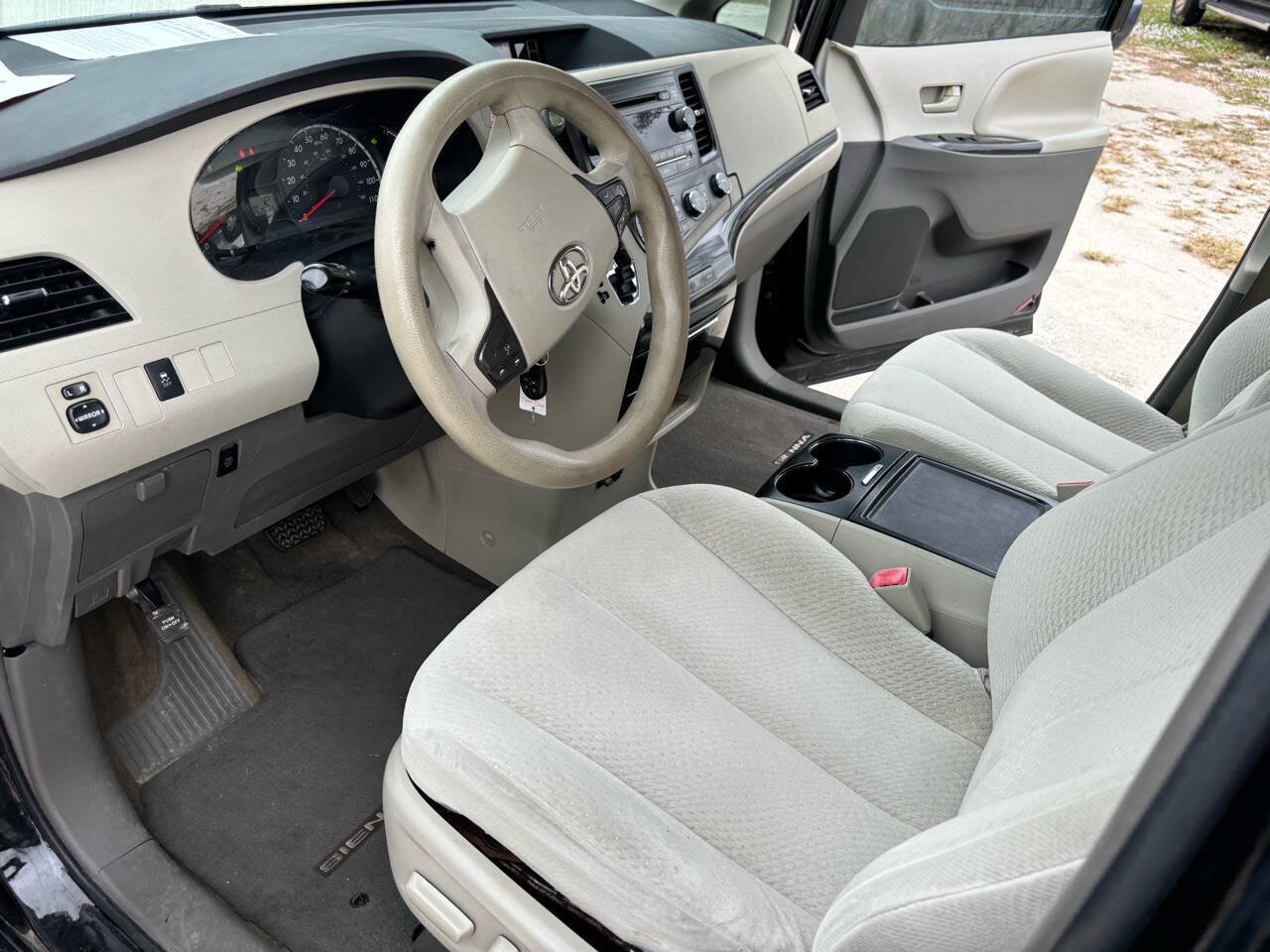 Used 2012 Toyota Sienna LE w/ Towing Pkg AWD/4WD image 12