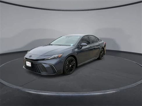 Used 2026 Toyota Camry SE w/ Convenience Package image 4