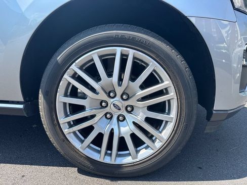 Used 2024 Ford Expedition Limited RWD image 10