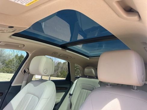 Used 2020 Audi Q5 Premium image 23