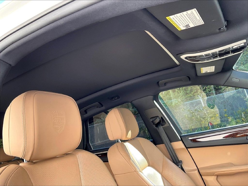 Certified 2022 Porsche Macan AWD/4WD image 27