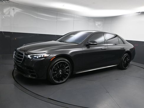 Used 2023 Mercedes-Benz S 580 4MATIC Sedan image 4