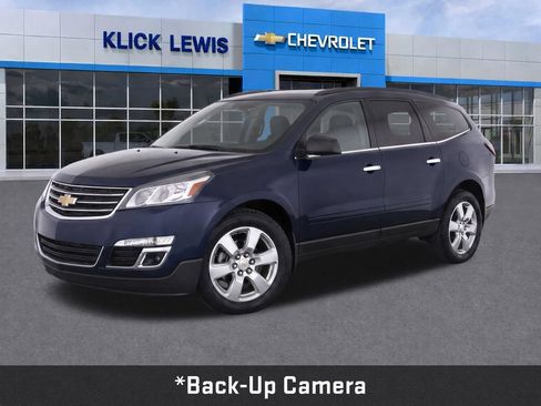 Used 2017 Chevrolet Traverse LT w/ Style and Technology Package FWD image 3