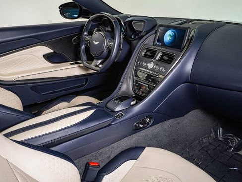 Used 2022 Aston Martin DBS Superleggera Volante RWD image 19