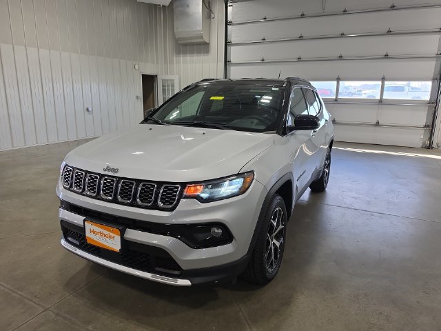 Used 2025 Jeep Compass Limited AWD/4WD image 4