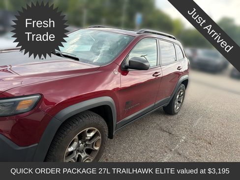 Used 2019 Jeep Cherokee Trailhawk AWD/4WD image 1