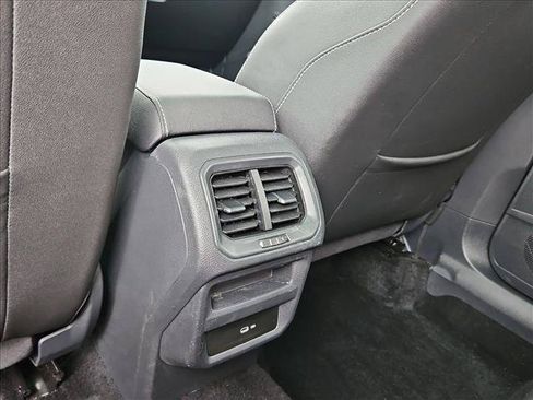 Used 2023 Volkswagen Taos SE w/ Panoramic Sunroof Package AWD/4WD image 16