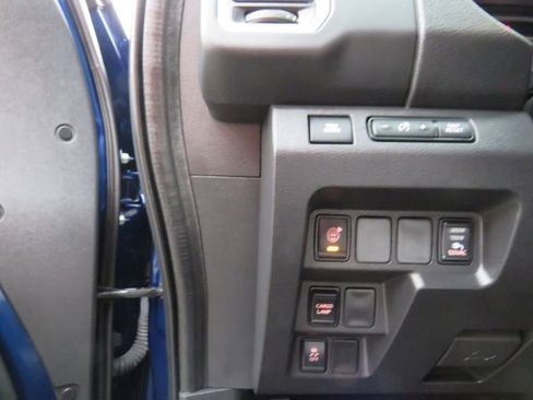 Used 2023 Nissan Frontier SV w/ SV Convenience Package image 34