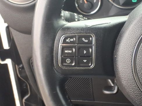 Used 2014 Jeep Wrangler Unlimited Sahara w/ Connectivity Group image 15