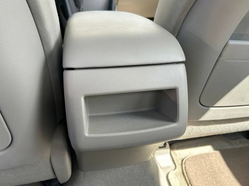 Used 2009 Toyota Camry LE FWD image 17