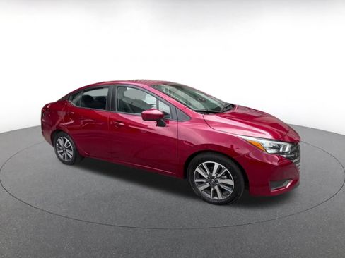 Used 2025 Nissan Versa SV FWD image 3