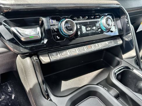 New 2026 GMC Sierra 2500 AT4 w/ AT4 Premium Plus Package AWD/4WD image 27