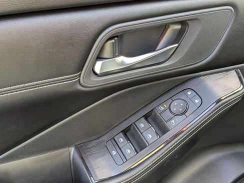 Certified 2024 Nissan Rogue SV w/ SV Premium Package image 12