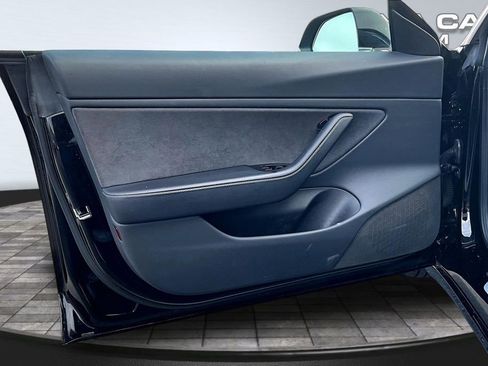 Used 2018 Tesla Model 3 Long Range image 21