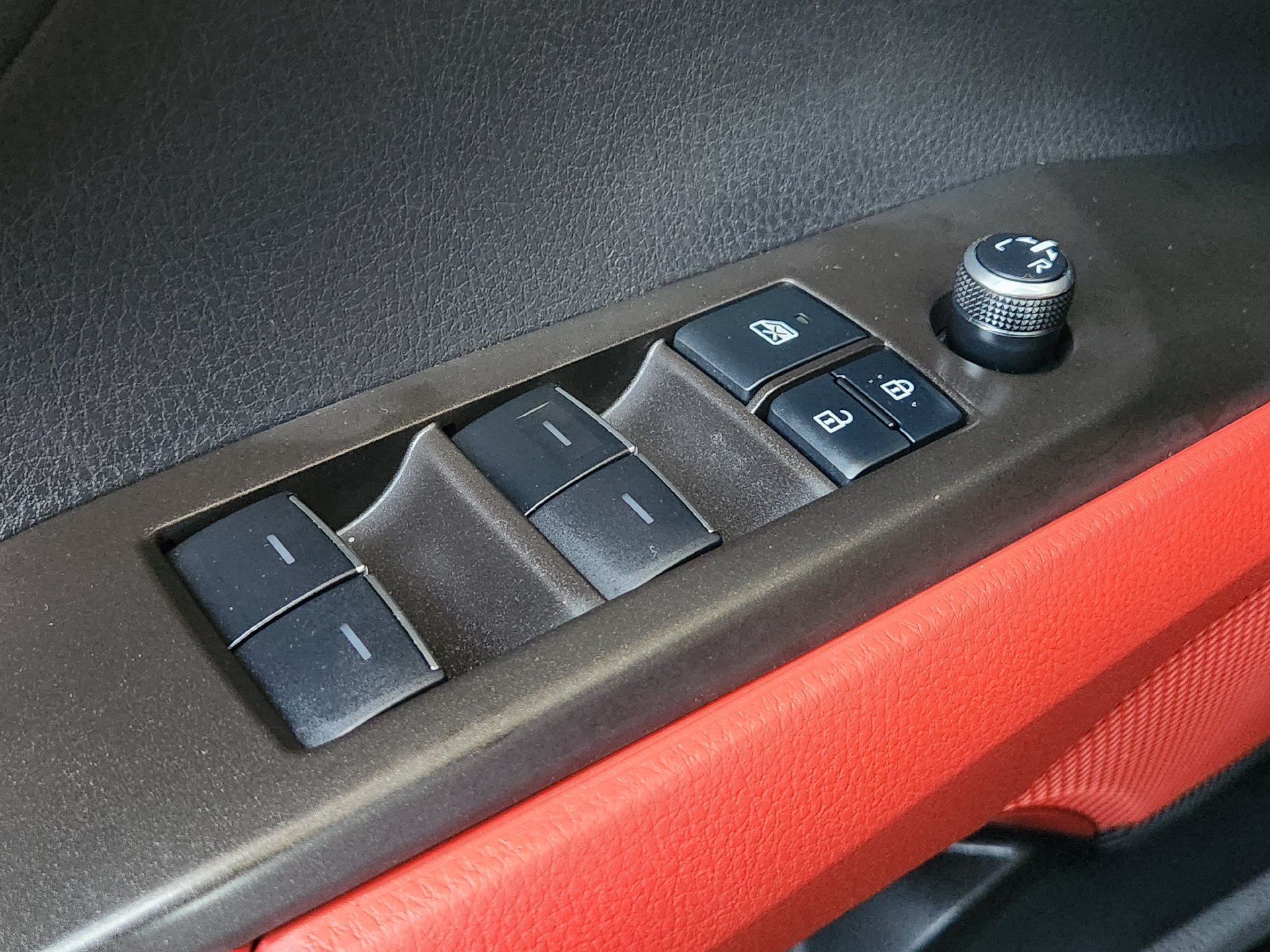 Used 2021 Toyota Camry XSE FWD image 24
