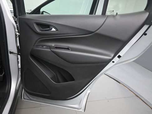 Used 2019 Chevrolet Equinox LT image 16