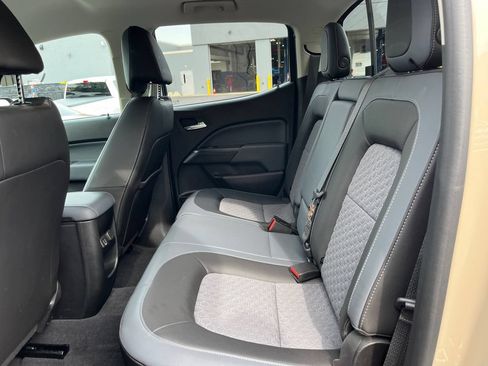 Used 2021 Chevrolet Colorado Z71 AWD/4WD image 19