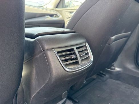 Used 2018 Chevrolet Malibu LT FWD image 9