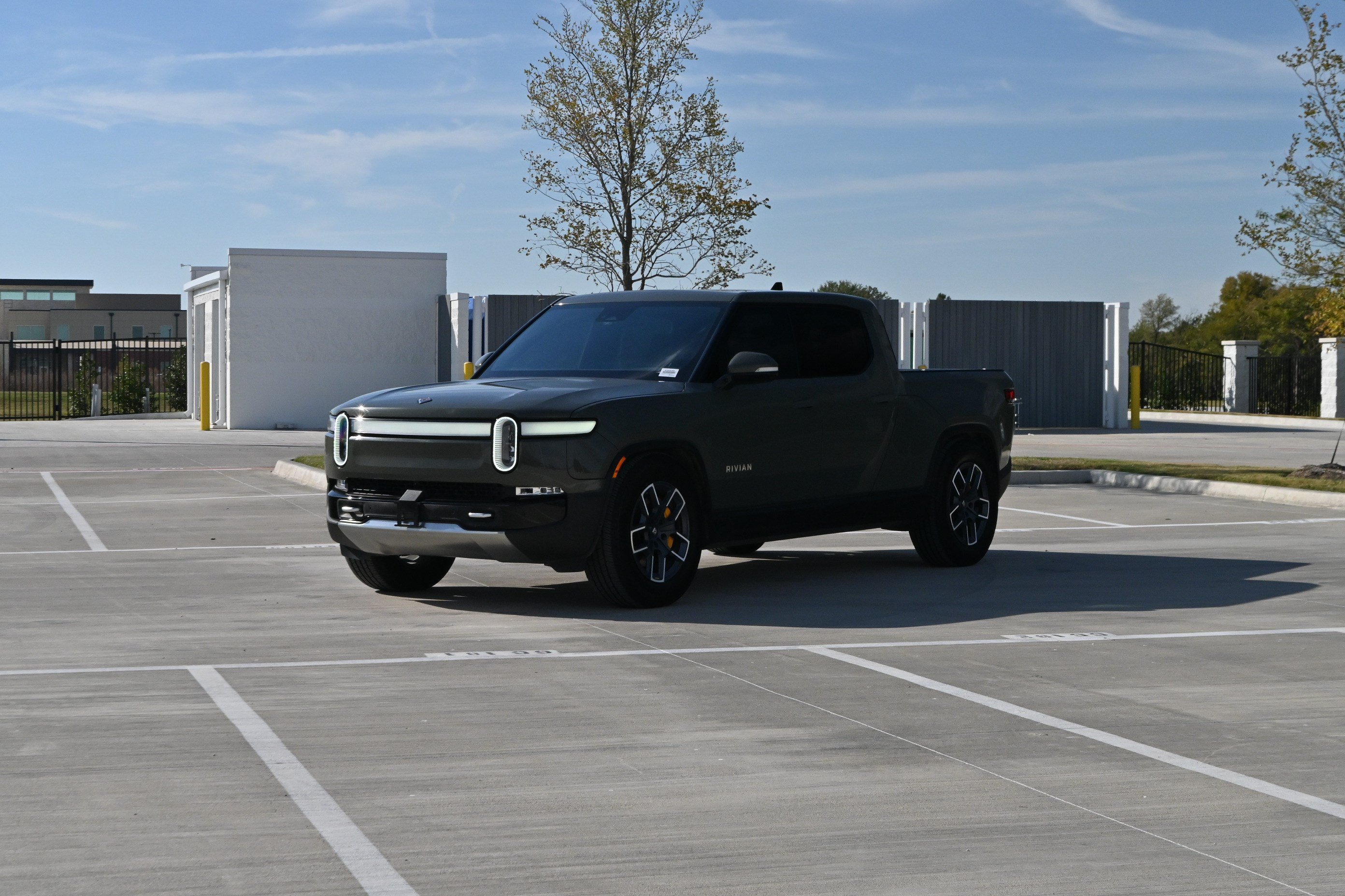 Used 2023 Rivian R1T Launch Edition AWD/4WD image 5
