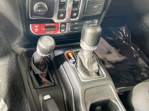 Used 2021 Jeep Wrangler Rubicon AWD/4WD image 16