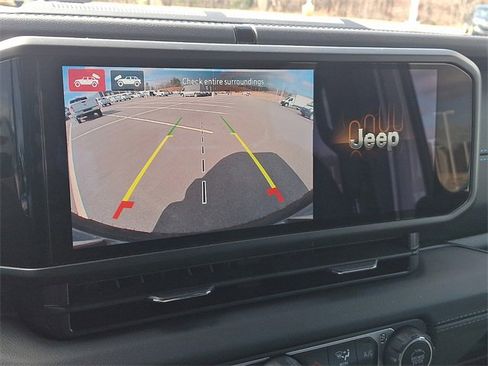 Used 2024 Jeep Wrangler High Altitude image 18