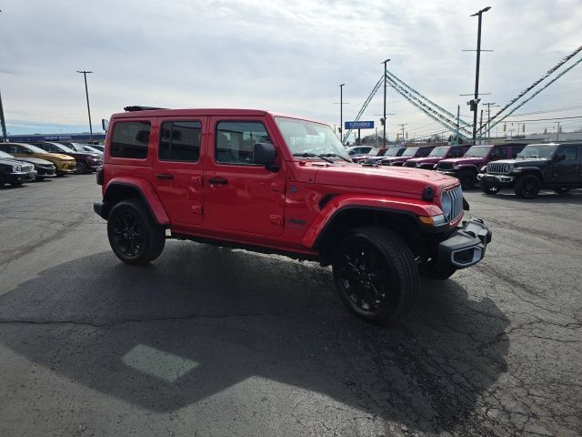 Used 2025 Jeep Wrangler Unlimited Sahara w/ Safety Group AWD/4WD image 10