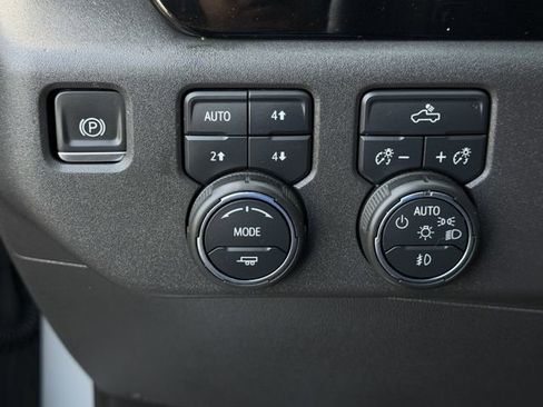 Used 2024 Chevrolet Silverado 1500 LT Trail Boss w/ Convenience Package II image 26