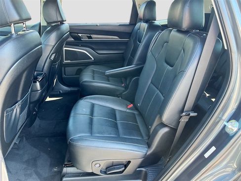 Used 2022 Kia Telluride EX w/ EX Premium Package image 26