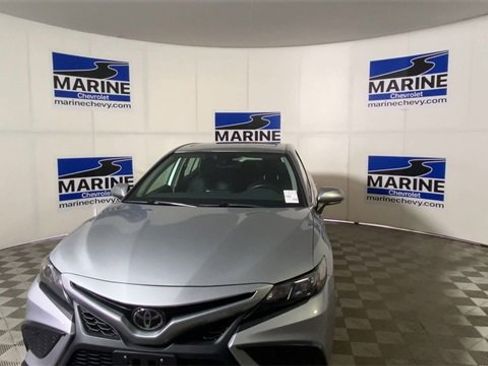 Used 2021 Toyota Camry SE w/ Convenience Package image 5