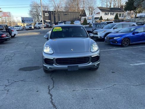 Used 2016 Porsche Cayenne S w/ Premium Package image 12