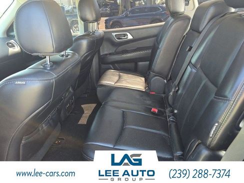 Used 2019 Nissan Pathfinder SL FWD image 4