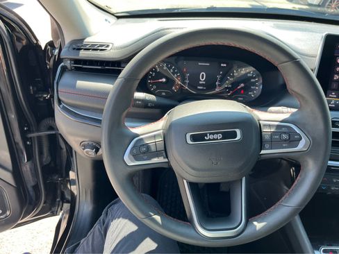 Used 2022 Jeep Compass Trailhawk w/ Sun and Sound Group AWD/4WD image 13