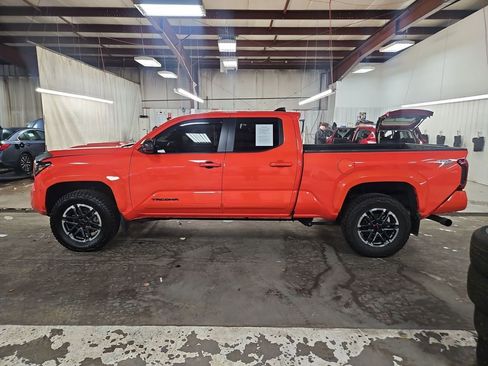 Used 2024 Toyota Tacoma TRD Sport image 2