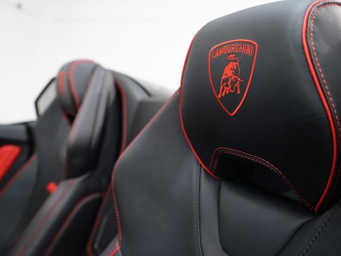 Used 2023 Lamborghini Huracan EVO image 23