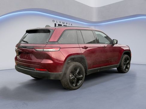 Certified 2023 Jeep Grand Cherokee Altitude image 5