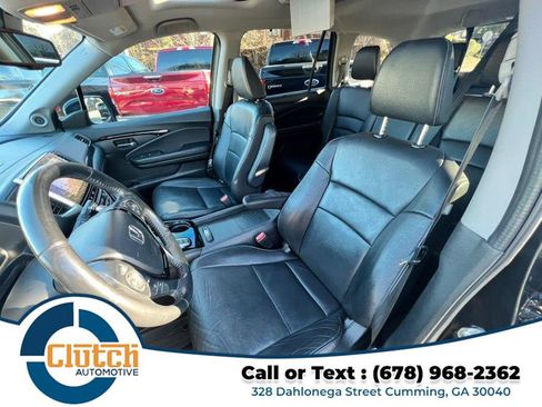 Used 2017 Honda Pilot Touring image 11