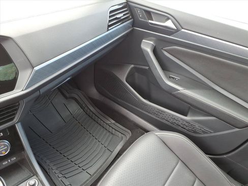 Used 2024 Volkswagen Jetta SE FWD image 34