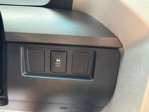 Used 2014 Toyota Tundra SR5 w/ SR5 Upgrade Package image 33